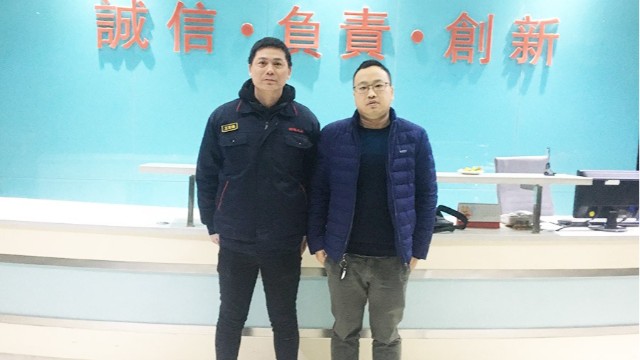 油機(jī)客戶合影